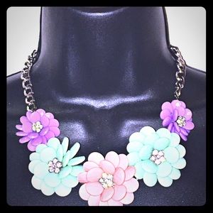 Flower 🌸🌸🌸 BiB necklace